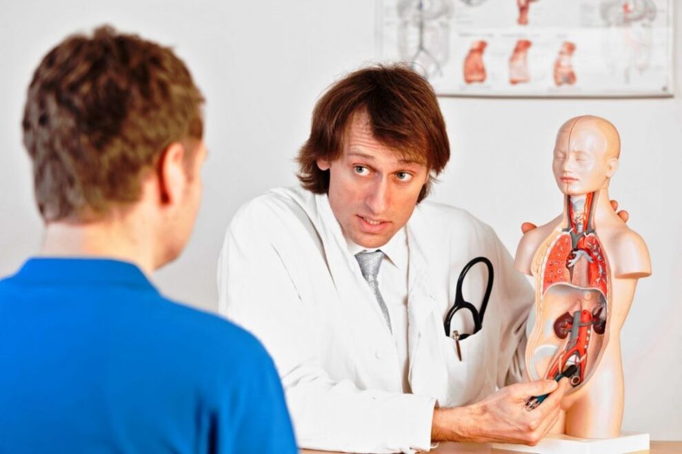 Lægen rådgiver patienten om årsagerne, der hæmmer styrken